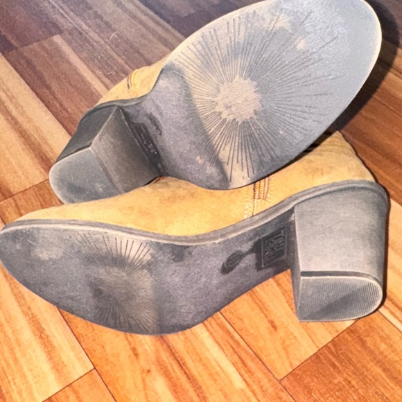 Time and Tru brown Ankle Boots - Picture 6 of 6